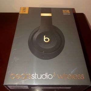 (NEWEST MODEL) Beats Studio Wireless Headphones